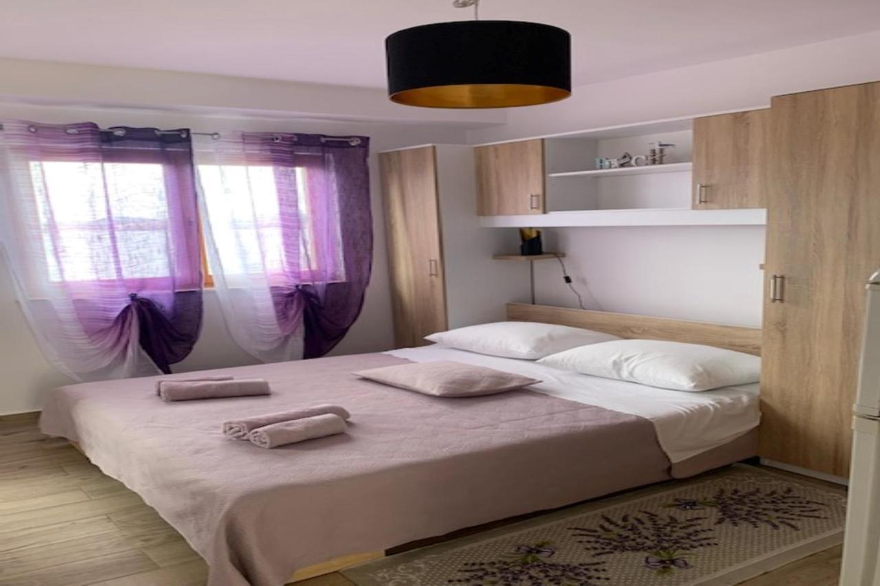 Holiday Apartments Lucic - Feels Like Home, Away From Home Razanj Exterior photo