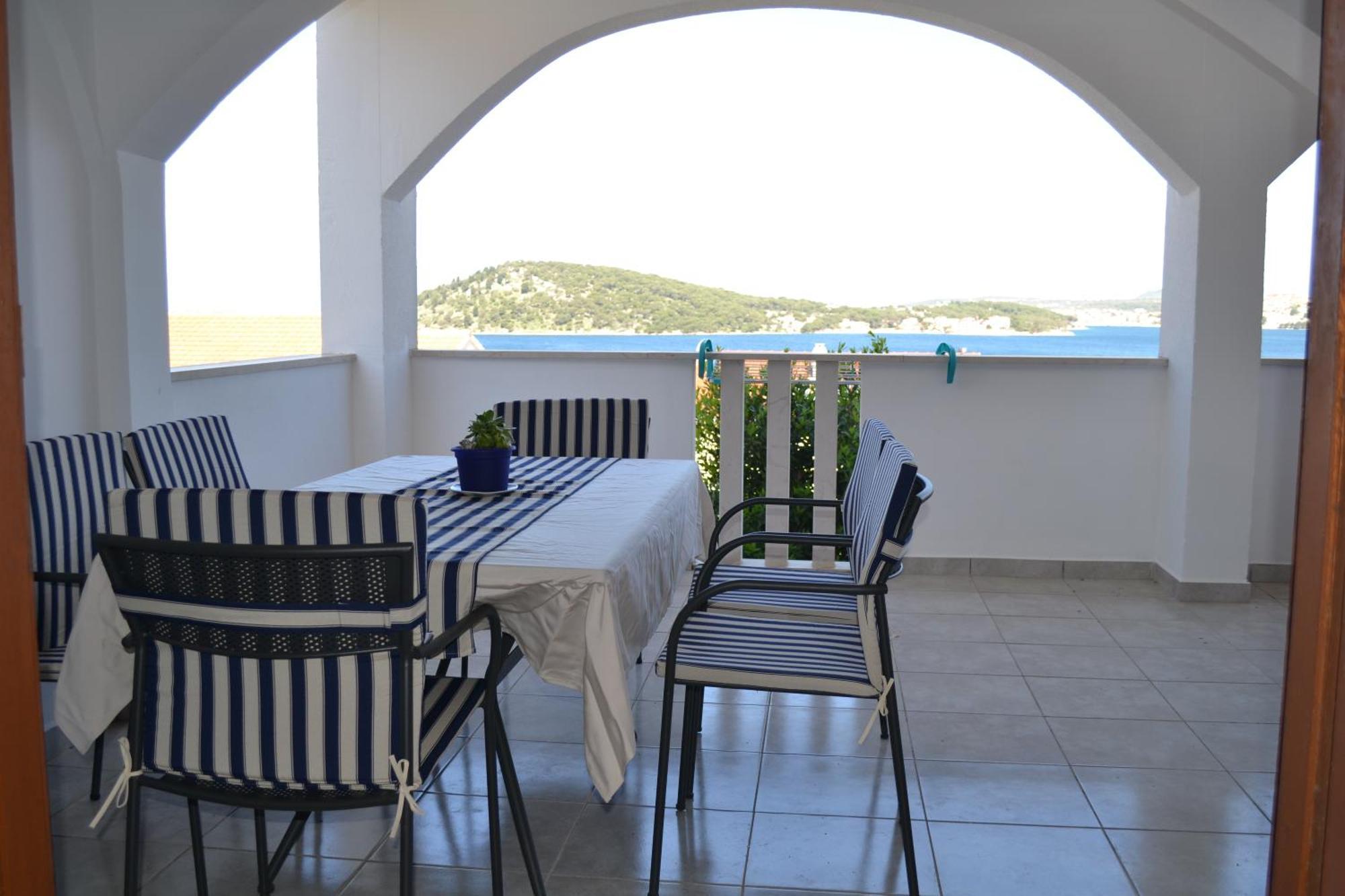 Holiday Apartments Lucic - Feels Like Home, Away From Home Razanj Exterior photo