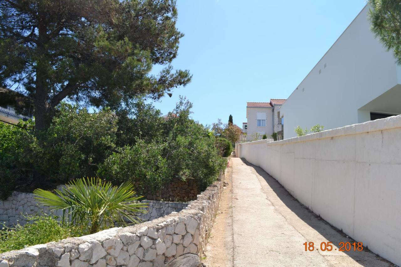Holiday Apartments Lucic - Feels Like Home, Away From Home Razanj Exterior photo