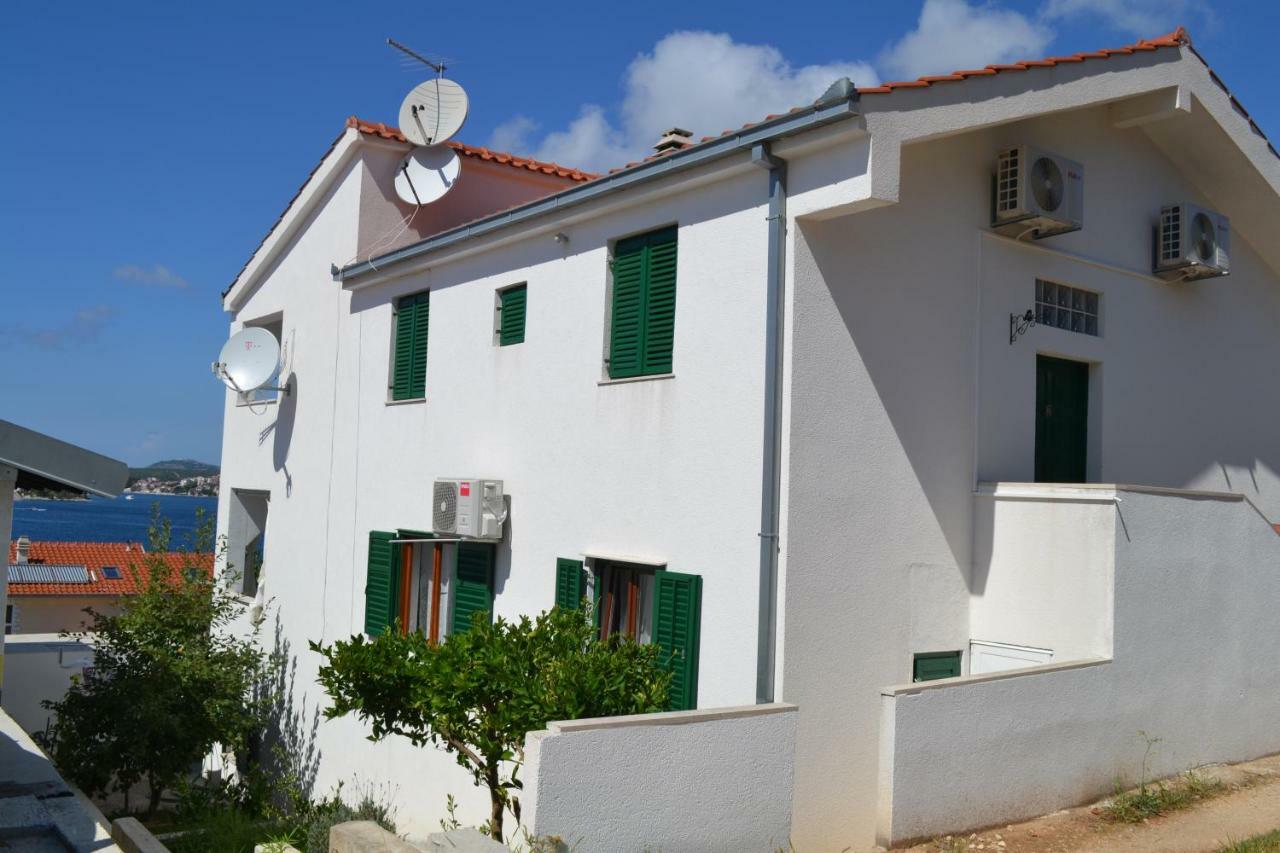 Holiday Apartments Lucic - Feels Like Home, Away From Home Razanj Exterior photo