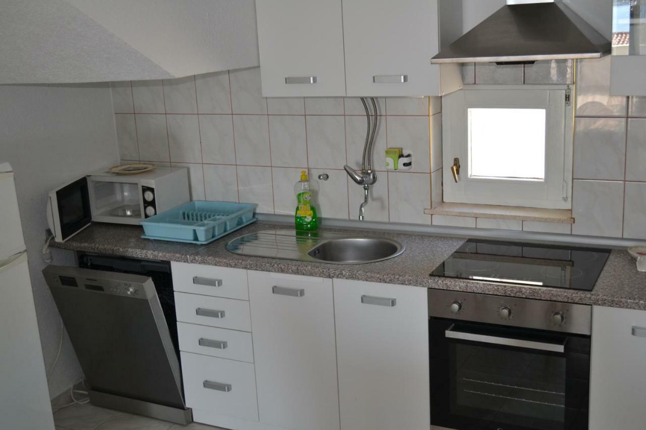 Holiday Apartments Lucic - Feels Like Home, Away From Home Razanj Exterior photo